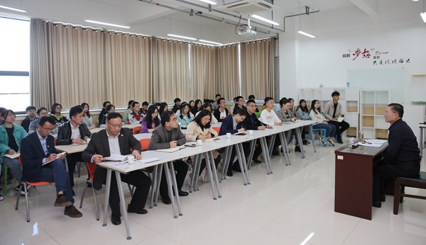 5036d233073c4ed39f737e8a561f359b.jpg 02校党委书记李兴旺为青年马克思主义研习社学子上党课.jpg