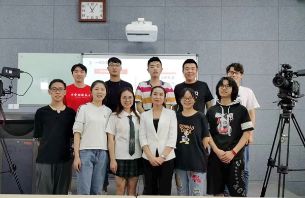 2da7b50479c843698239035e7bf8c2f2.jpg 詹义 - 副本_副本.jpg